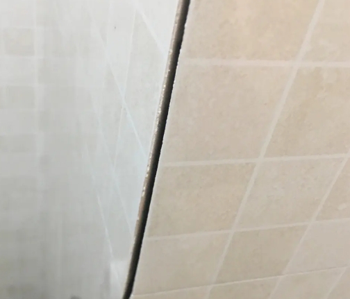永城瓷砖空鼓维修公司分享阳台瓷砖脱落的修复过程可以分为以下几个步骤